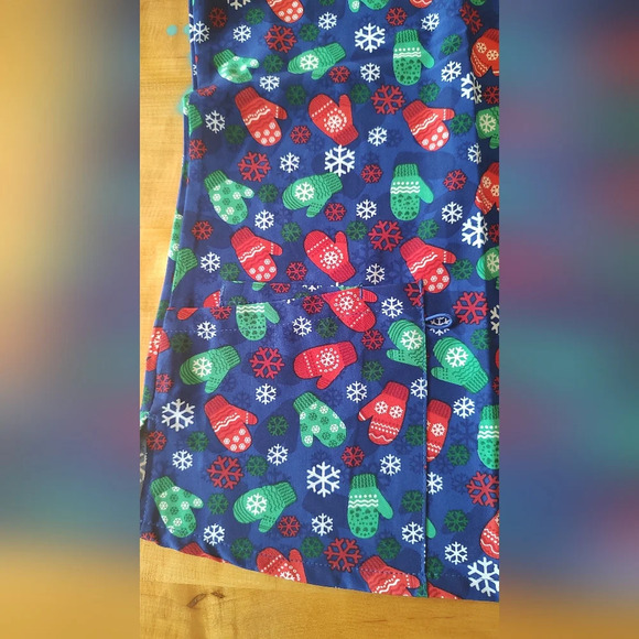 Women's Size 2X Short Sleeve Scrub Snow Mittens Gloves Christmas Pattern Blue - Picture 2 of 4